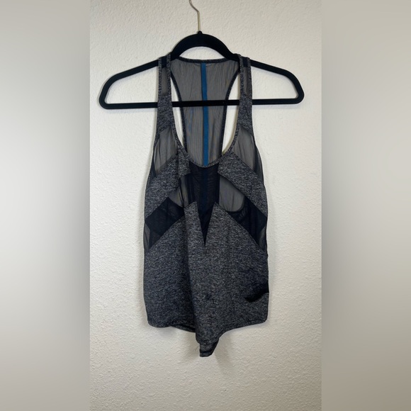 Lululemon top lose fit  size 6 - Picture 2 of 3